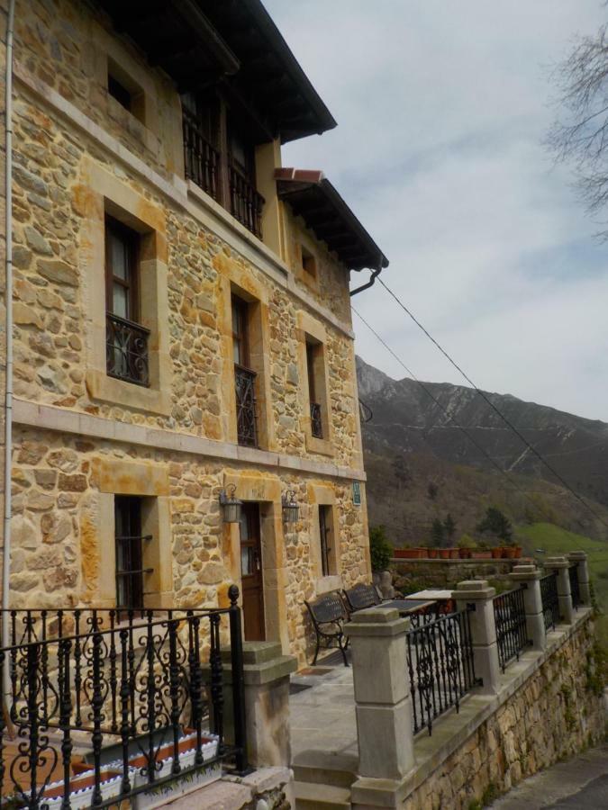 Apartamentos Rurales La Husteriza Ruenes Exterior photo